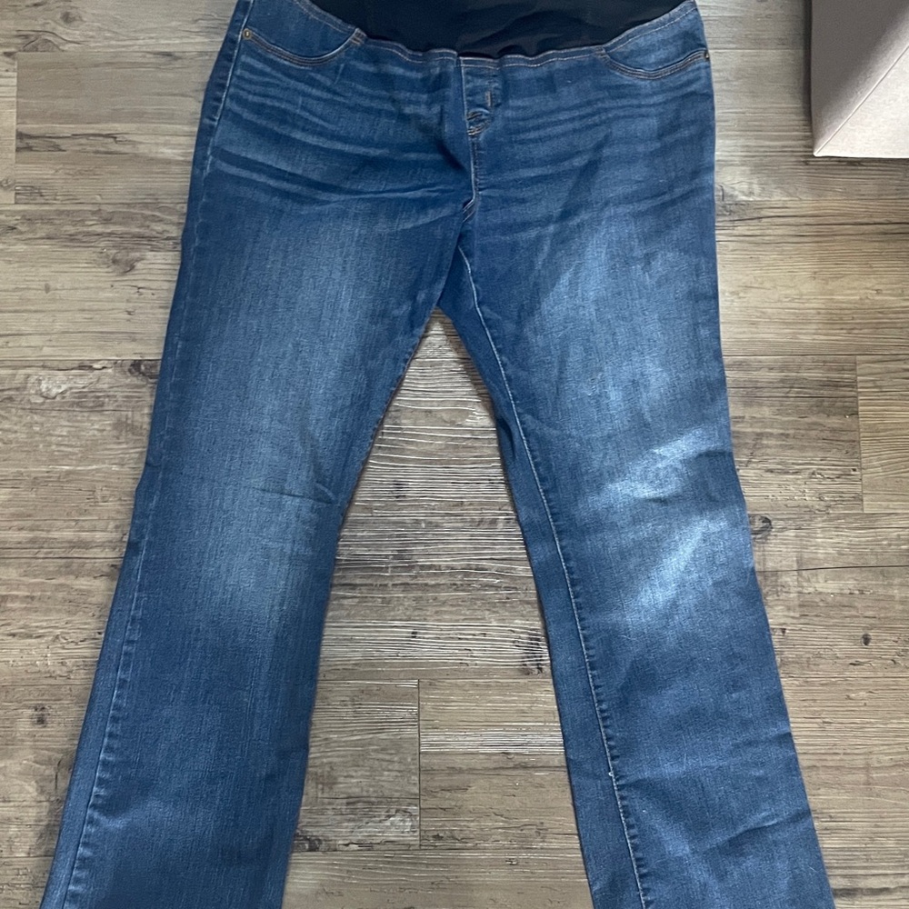 Woman’s Maternity Bootcut Jeans